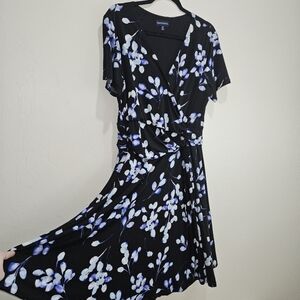 Travelsmith Women's Size 14 Floral Black White Blue Dress Travel Office